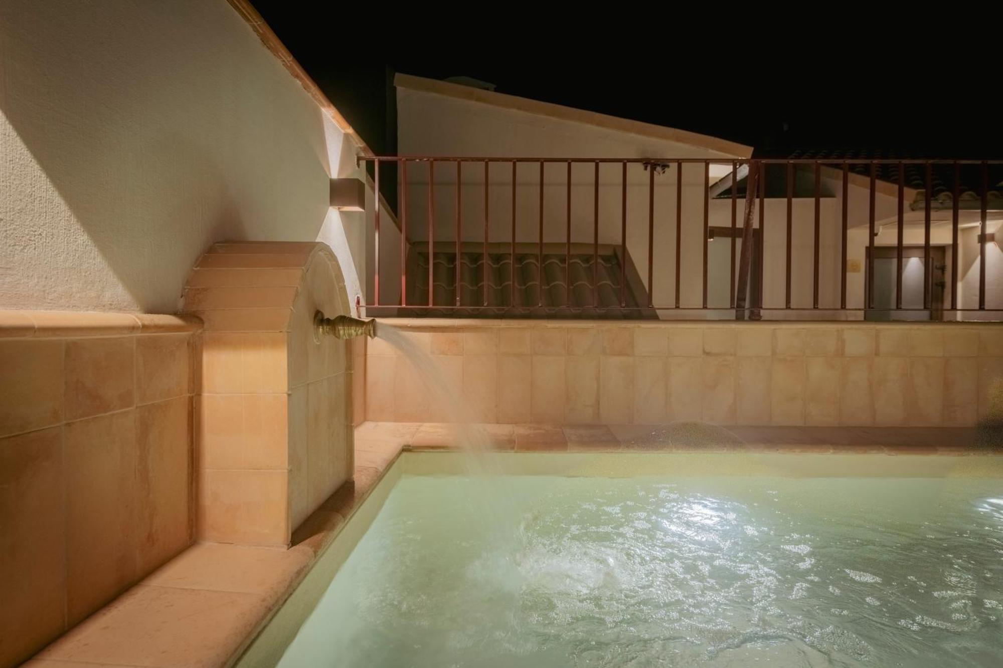 Lirium Casa Patio Hotel Seville Exterior photo