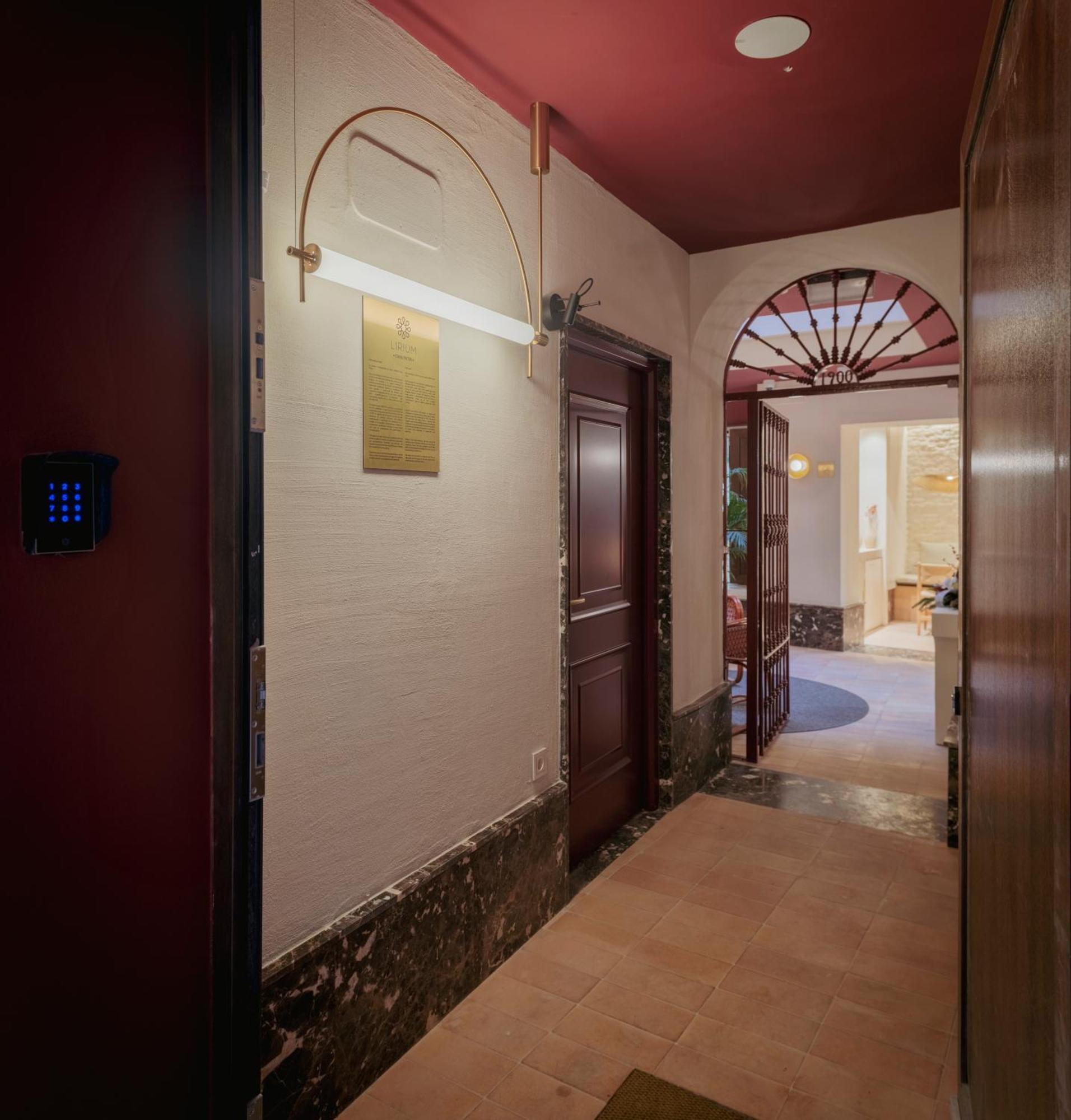 Lirium Casa Patio Hotel Seville Exterior photo