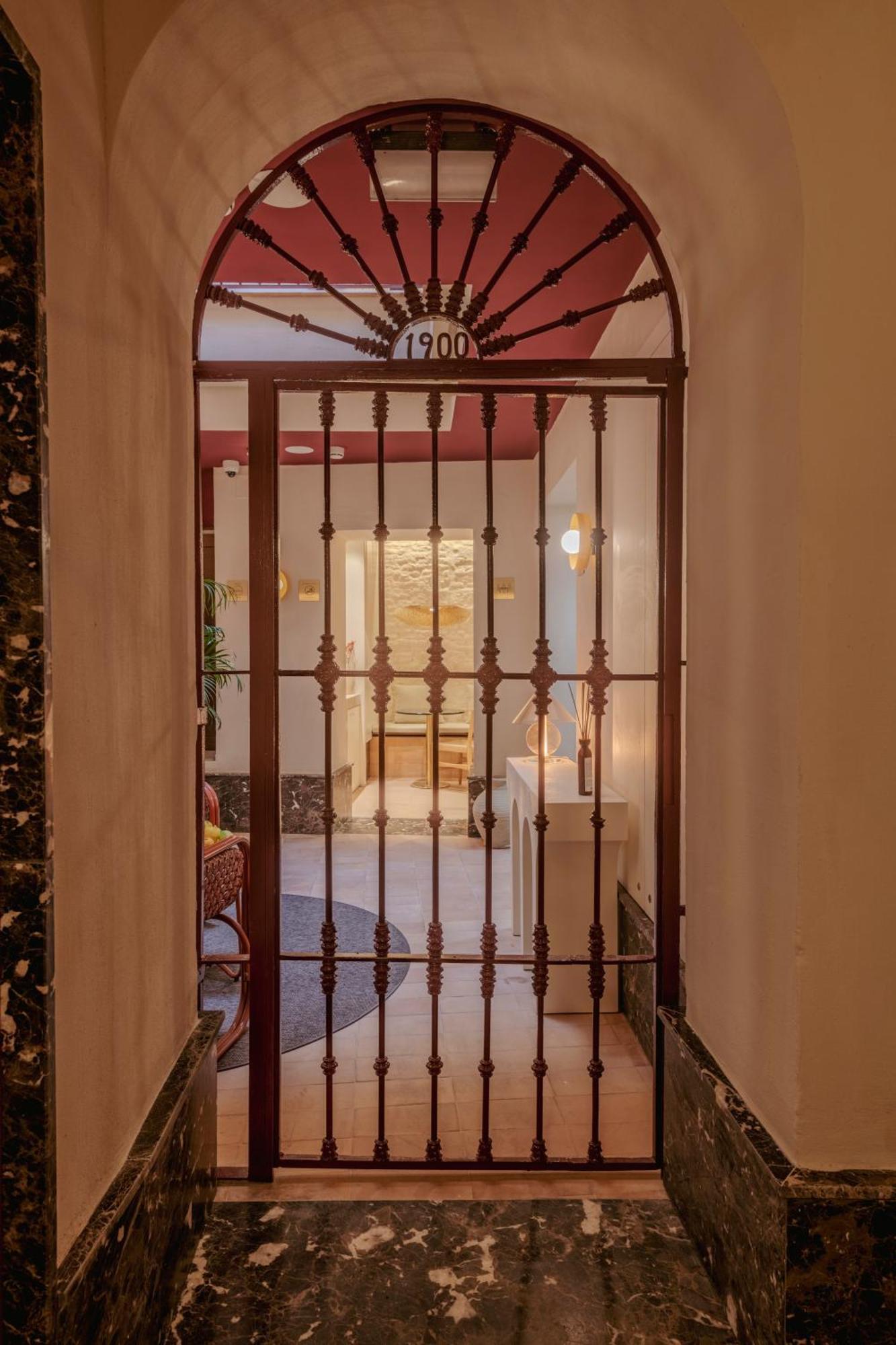 Lirium Casa Patio Hotel Seville Exterior photo